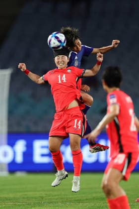 Jung Min-Young of Korea Republic heads the ball during the AFC Womens Asian Cup 2026 Semi Final match between Korea DPR Women and Japan Women at Stadium Australia, Sydney, Australia on 18 March 2026. Copyright: xPeterxDovganx 44680028