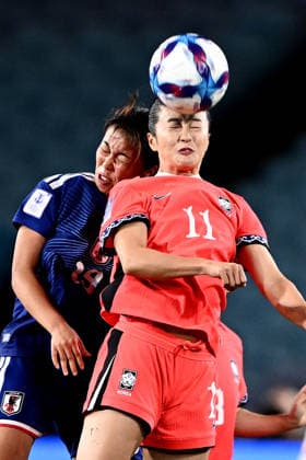 SOCCER ASIAN CUP WOMEN SOUTH KOREA JAPAN, Choe Yuri of Korea Republic competes to head the ball with Momoko Tanikawa of Japan during the AFC Women s Asian Cup Semi Final 2 between Korea Republic and Japan at Stadium Australia in Sydney, Wednesday, March 18, 2026. ( NO ARCHIVING, EDITORIAL USE ONLY SYDNEY NEW SOUTH WALES AUSTRALIA  Copyright: xDANxHIMBRECHTSx 20260318197670345960