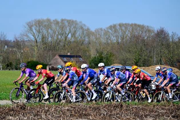 Danilith Nokere Koerse 2026 Cycling Race NOKERE, BELGIUM - MARCH 18 : illustration picture peloton during the 79th edition of Danilith Nokere Koerse an UCI ProSeries 1.Pro one day cycling road race for Men Elite of km with start in Deinze and finish in Nokere on March 18, 2026 in Nokere, Belgium, 18 03 2026 ( Motordriver Pieter Vanherzeele - Nokere Belgium  Copyright: xJanxDexMeuleneirx