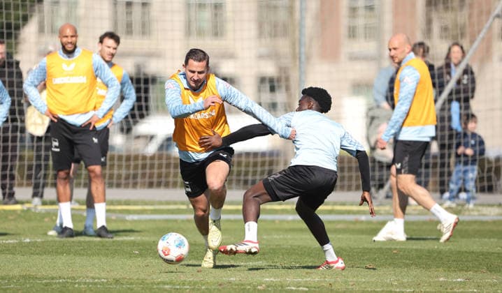 Paul Seguin, Boris Mamuzah Lum duel Match scene Action Sport Football Soccer Season 2025 2026 2 Bundesliga Men DFL 18 03 2026 Training Hertha BSC Berlin DFL regulations prohibit any use of photographs as image sequences and or quasi video