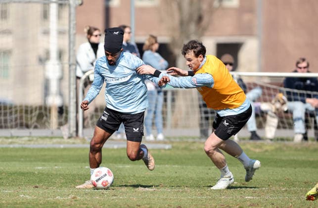Jeremy Dudziak, Pascal Klemens duel match scene action sport football soccer season 2025 2026 2 Bundesliga men DFL 18 03 2026 Training Hertha BSC Berlin DFL regulations prohibit any use of photographs as image sequences and or quasi video