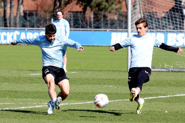 DEU, DFL, 2 FBL Hertha BSC, Training, 18 03 2026, Sportforum, Berlin, DEU, DFL, 2 FBL Hertha BSC, Training, im Bild Josip Brekalo Hertha BSC Berlin 7 , Michal Karbownik Hertha BSC Berlin 33 DFL regulations prohibit any use of Photographs as image sequences and or quasi video nordphotoxGmbHx xEngler nph00076
