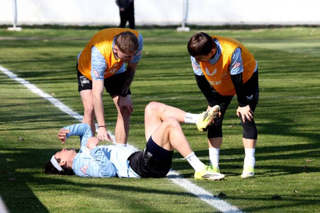 DEU, DFL, 2 FBL Hertha BSC, Training, 18 03 2026, Sportforum, Berlin, DEU, DFL, 2 FBL Hertha BSC, Training, pictured Fabian Reese Hertha BSC Berlin 11 , injured, Marten Winkler Hertha BSC Berlin 22 , Michal Karbownik Hertha BSC Berlin 33 DFL regulations prohibit any use of Photographs as image sequences and or quasi video nordphotoxGmbHx xEngler nph00076