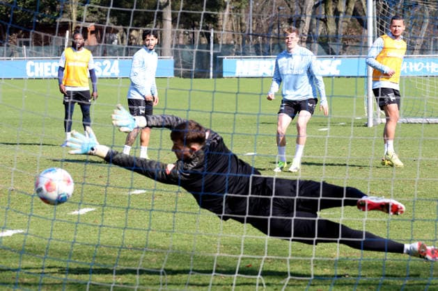 DEU, DFL, 2 FBL Hertha BSC, Training, 18 03 2026, Sportforum, Berlin, DEU, DFL, 2 FBL Hertha BSC, Training, im Bild Tjark Ernst Hertha BSC Berlin 1 , Hertha Spielerkreis DFL regulations prohibit any use of Photographs as image sequences and or quasi video nordphotoxGmbHx xEngler nph00076