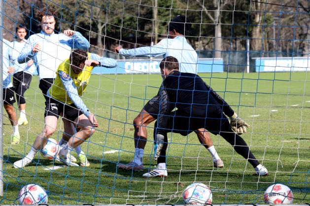 DEU, DFL, 2 FBL Hertha BSC, Training, 18 03 2026, Sportforum, Berlin, DEU, DFL, 2 FBL Hertha BSC, Training, im Bild Tjark Ernst Hertha BSC Berlin 1 , Linus Gechter Hertha BSC Berlin 44 , Pascal Klemens Hertha BSC Berlin 41 DFL regulations prohibit any use of Photographs as image sequences and or quasi video nordphotoxGmbHx xEngler nph00076
