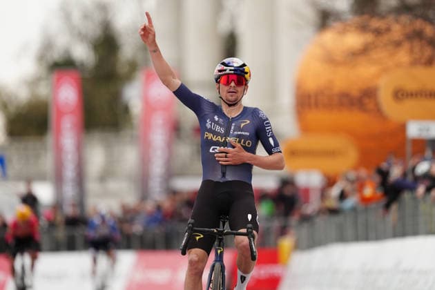 Pidcock Thomas of Pinarello-q36.5 Pro Cycling Team winner of the race on the finish line during the men s elite one-day Milano-Torino cycling race from Rho to Superga, Italy, Wednesday, March 18, 2026. - Cycling.  Copyright: xMassimoxPaolone LaPressex