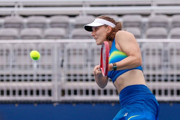 MIAMI GARDENS, FL - MARCH 17: Varvara Gracheva (FRA) in action during a Women™s Singles qualifying 2nd round match against Magda Linette (POL) at the Miami Open on March 17, 2026, at Hard Rock Stadium in Miami Gardens, Florida,(Photo by Chris Arjoon Icon Sportswire) TENNIS: MAR 17 Miami Open EDITORIAL USE ONLY Icon2603170010127