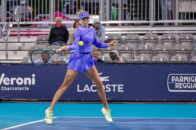 MIAMI GARDENS, FL - MARCH 17: Katie Boulter (GB) in action during a Women™s Singles qualifying 2nd round match against Jessica Bouzas Maneiro (ESP) at the Miami Open on March 17, 2026, at Hard Rock Stadium in Miami Gardens, Florida,(Photo by Chris Arjoon Icon Sportswire) TENNIS: MAR 17 Miami Open EDITORIAL USE ONLY Icon2603170010103