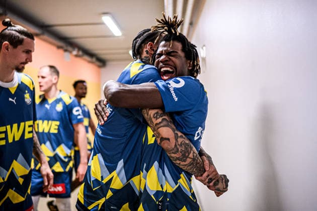 easycredit BBL Basketball Bundesliga 2025 2026 21 Matchday catch-up game 18 03 2026 Science City Jena vs EWE Baskets Oldenburg v re motivated and screaming before the start of the game Ralph Hounnou and Kyle Lofton, both Oldenburg Sparkassen Arena