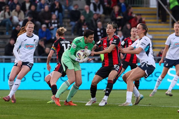 FBL Womens Bundesliga Eintracht Frankfurt and TSG Hoffenheim goalkeeper Lina Altenburg Eintracht Frankfurt , Sara Doorsoun Khajeh Eintracht Frankfurt , Svenja Vohringer TSG Hoffenheim in action, with the ball during the Google Pixel Womens Bundesliga match between Eintracht Frankfurt and TSG Hoffenheim on March 18, 2026, at Stadion am Brentanobad in Frankfurt am Main, Germany Copyright: JoaquimxFerreira