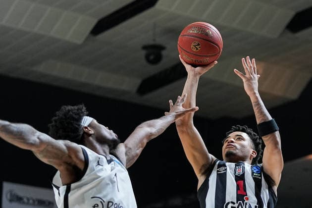 Besiktas GAIN v Dolomiti Energia Trento - BKT EuroCup ISTANBUL, TURKIYE - MARCH 18: Besiktas GAIN’s Devon Durrell Dotson (1) and Dolomiti Energia Trento’s DJ Steward (1) in action during the BKT EuroCup quarterfinal basketball match at BJK GAIN Sports Hall in Istanbul, Turkiye, on March 18, 2026. Adem Kutucu Anadolu Istanbul Turkey. Editorial use only. Please get in touch for any other usage.  Copyright: x2026xAnadoluxAdemxKutucux
