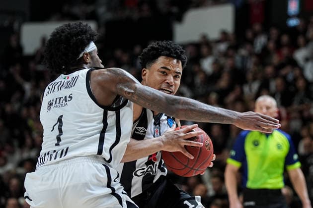 Besiktas GAIN v Dolomiti Energia Trento - BKT EuroCup ISTANBUL, TURKIYE - MARCH 18: Besiktas GAIN’s Devon Durrell Dotson (1) and Dolomiti Energia Trento’s DJ Steward (R) in action during the BKT EuroCup quarterfinal basketball match at BJK GAIN Sports Hall in Istanbul, Turkiye, on March 18, 2026. Adem Kutucu Anadolu Istanbul Turkey. Editorial use only. Please get in touch for any other usage.  Copyright: x2026xAnadoluxAdemxKutucux