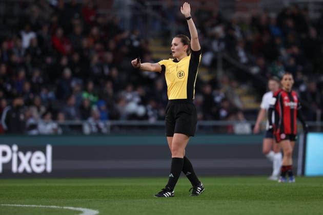 FBL Womens Bundesliga Eintracht Frankfurt and TSG Hoffenheim referee Selina Menzel gestures, gives instructions, gesticulate during the Google Pixel Womens Bundesliga match between Eintracht Frankfurt and TSG Hoffenheim on March 18, 2026, at Stadion am Brentanobad in Frankfurt am Main, Germany Copyright: JoaquimxFerreira