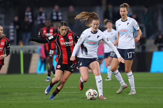 FBL Womens Bundesliga Eintracht Frankfurt and TSG Hoffenheim Ereleta Memeti Eintracht Frankfurt , Nikee van Dijk TSG Hoffenheim battles for the Ball during the Google Pixel Womens Bundesliga match between Eintracht Frankfurt and TSG Hoffenheim on March 18, 2026, at Stadion am Brentanobad in Frankfurt am Main, Germany Copyright: JoaquimxFerreira