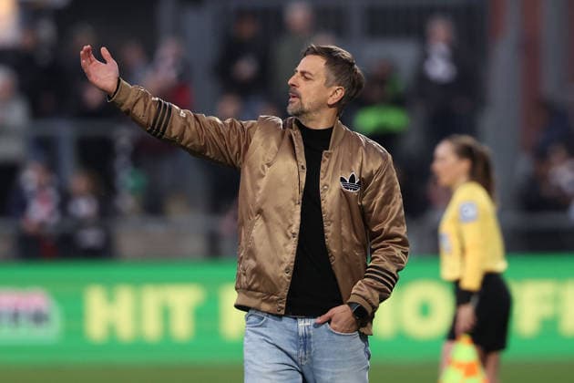 FBL Womens Bundesliga Eintracht Frankfurt and TSG Hoffenheim headcoach Niko Arnautis Eintracht Frankfurt gestures, gives instructions, gesticulate during the Google Pixel Womens Bundesliga match between Eintracht Frankfurt and TSG Hoffenheim on March 18, 2026, at Stadion am Brentanobad in Frankfurt am Main, Germany Copyright: JoaquimxFerreira
