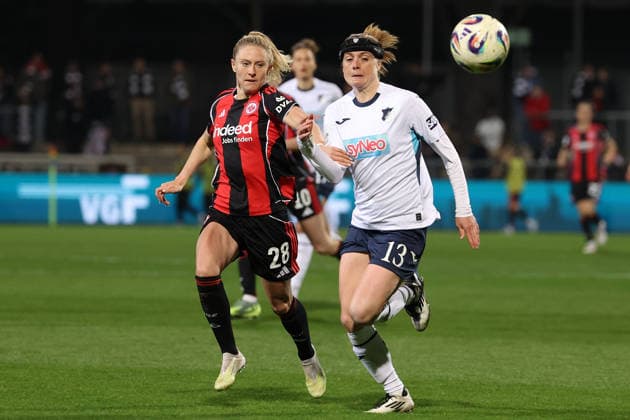 FBL Womens Bundesliga Eintracht Frankfurt and TSG Hoffenheim Rebecka Blomqvist Eintracht Frankfurt , Wielle Douma TSG Hoffenheim battles for the Ball during the Google Pixel Womens Bundesliga match between Eintracht Frankfurt and TSG Hoffenheim on March 18, 2026, at Stadion am Brentanobad in Frankfurt am Main, Germany Copyright: JoaquimxFerreira