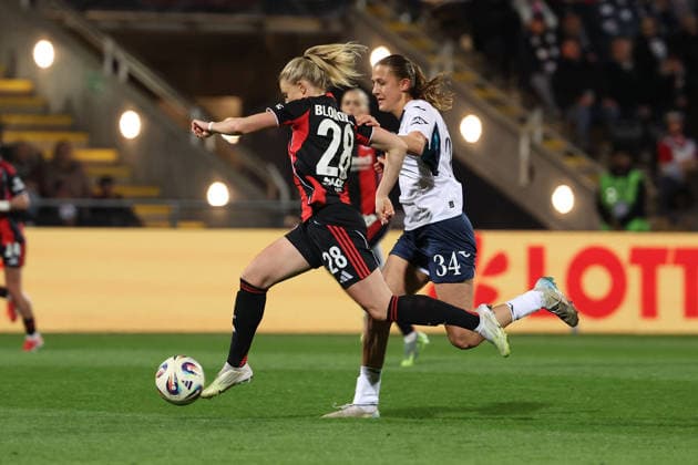 FBL Womens Bundesliga Eintracht Frankfurt and TSG Hoffenheim Rebecka Blomqvist Eintracht Frankfurt scores the goal to 2 0, Svenja Vohringer TSG Hoffenheim during the Google Pixel Womens Bundesliga match between Eintracht Frankfurt and TSG Hoffenheim on March 18, 2026, at Stadion am Brentanobad in Frankfurt am Main, Germany Copyright: JoaquimxFerreira