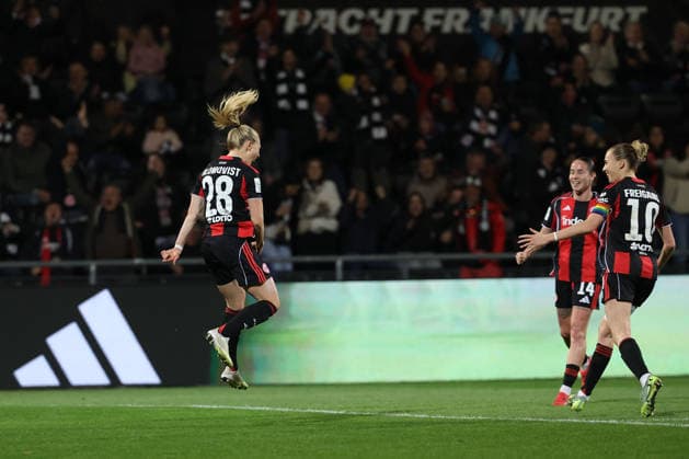 FBL Womens Bundesliga Eintracht Frankfurt and TSG Hoffenheim Rebecka Blomqvist Eintracht Frankfurt , Laura Freigang Eintracht Frankfurt , GÃ raldine Reuteler Eintracht Frankfurt Celebrate the goal to 2 0, during the Google Pixel Womens Bundesliga match between Eintracht Frankfurt and TSG Hoffenheim on March 18, 2026, at Stadion am Brentanobad in Frankfurt am Main, Germany Copyright: JoaquimxFerreira