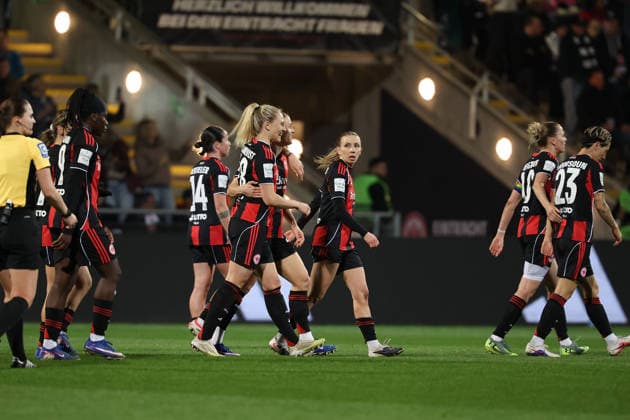 FBL Womens Bundesliga Eintracht Frankfurt and TSG Hoffenheim Rebecka Blomqvist Eintracht Frankfurt and teammates celebrate the goal to 2 0, during the Google Pixel Womens Bundesliga match between Eintracht Frankfurt and TSG Hoffenheim on March 18, 2026, at Stadion am Brentanobad in Frankfurt am Main, Germany Copyright: JoaquimxFerreira