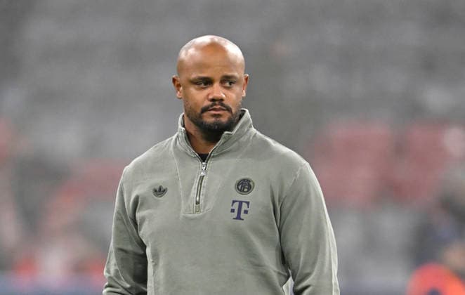 pre-match pitch inspection Coach Vincent Kompany FC Bayern Muenchen FCB Portrait FC Bayern Muenchen FCB vs Atalanta Bergamo CL Champions League Round of 16 second leg 18 03 2026 DFL REGULATIONS PROHIBIT ANY USE OF PHOTOGRAPHS AS IMAGE SEQUENCES AND OR QUASI VIDEO FC Bayern Muenchen FCB vs Atalanta Bergamo