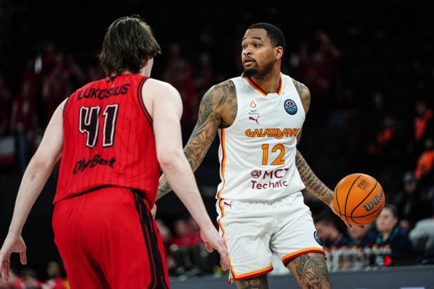 Galatasaray MCT Technic v Rytas Vilnius - Basketball Champions League ISTANBUL, TURKIYE - MARCH 18: James Palmer (12) of Galatasaray MCT Technic in action against Simonas Lukosius (41) of Rytas Vilnius during the Basketball Champions League Round of 16 in the sixth and final week of Group I match between Galatasaray MCT Technic and Rytas Vilnius at the Turkcell Basketball Development Center in Istanbul, Turkiye, on March 18, 2026. Hakan Akgun Anadolu Istanbul Turkey. Editorial use only. Please get in touch for any other usage.  Copyright: x2026xAnadoluxHakanxAkgunx