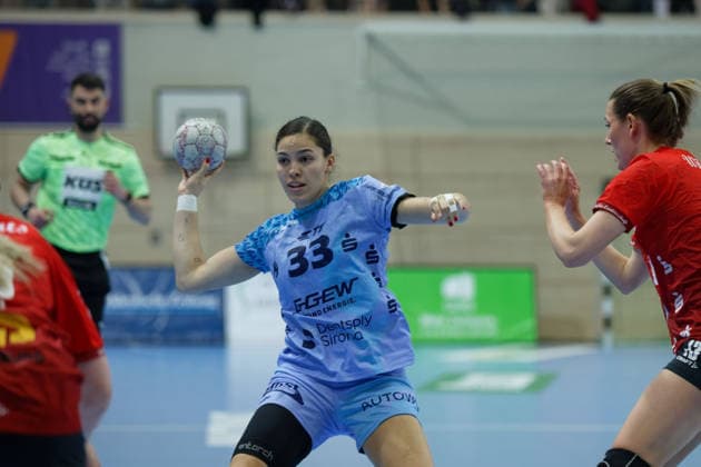Lucie Marie Kretzschmar Flames, 33 , Madeleine Östlund Halle, 13 , SV Union Halle Neustadt vs HSG Bensheim Auerbach, Alsco Handball Bundesliga Frauen, Saison 2025 26, 20 Spieltag, 18 03 2026 Halle SWH Arena Sachsen Anhalt Germany