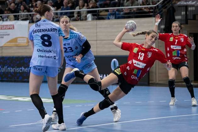 Handball Bundesliga Women,HBF, Season 2025 2026 SV Union Halle Neustadt vs HSG Bensheim Auerbach Halle, Germany 18 March 2026 In the picture from left Lena Degenhardt Bensheim Auerbach , Nele Wenzel Bensheim Auerbach and Madeleine Östlund Oestlund Halle Halle Saale SWH Arena Sachsen Anhalt Germany