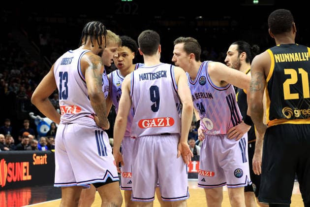 18 03 2026, Basketball Champions League ALBA vs AEK Athens 18 03 2026, Basketball Champions League ALBA vs AEK Athens in the picture ALBA players circle nordphotoxGmbHx xEngler nph00076