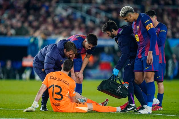 ESP: FC Barcelona, Barca - Newcastle. UEFA Champions League. Round of 8, second leg. Joan Garcia of FC Barcelona injured during the UEFA Champions League match, match day Round of 8, second leg, between FC Barcelona and Newcastle, Spotify Camp Nou Stadium on March 18, 2026 in Barcelona, Spain. kpng Copyright: xSergioxRuizx xImagox PS_260318_BAR_NEW_069