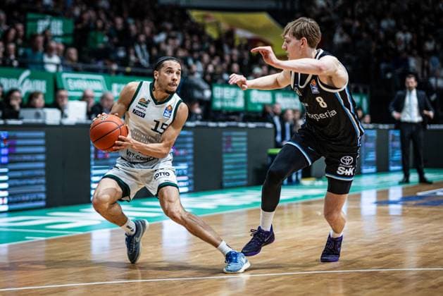 Jordan Roland Gladiators Trier in duel with Jarged Grey Veolia Towers Hamburg , Vet Concept Gladiators Trier vs Veolia Towers Hamburg, Basketball, easyCredit BBL, 25 Matchday, Season 2025 2026, 18 03 2026 Vet Concept Gladiators Trier vs Veolia Towers Hamburg, Basketball, easyCredit BBL, 25 Matchday, Season 2025 2026, 18 03 2026 Copyright: xEibner-Pressefoto AlexanderxNeisx EP_ANS