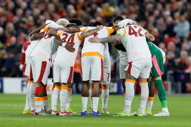 Liverpool, England, 18th March 2026. Galatasaray team huddle during the Liverpool vs Galatasaray UEFA Champions League round of 16 match at Anfield, Liverpool. Picture credit should read: Cody Froggatt Sportimage EDITORIAL USE ONLY. No use with unauthorised audio, video, data, fixture lists, club league logos or live services. Online in-match use limited to 120 images, no video emulation. No use in betting, games or single club league player publications. SPI_023_CF_Liverpool_Galatasaray SPI-4618-0023