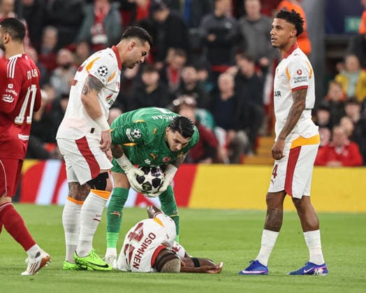 UEFA Champions League last 16 second leg match Liverpool v Galatasaray Galatasaray goalkeeper Ugurcan CakÄ±r checks on an injured Victor Osimhen of Galatasaray during the UEFA Champions League last 16 second leg match Liverpool vs Galatasaray at Anfield, Liverpool, United Kingdom on 18 March 2026 (Photo by Alfie Cosgrove News Images) Liverpool Anfield Merseyside United Kingdom Copyright: xAlfiexCosgrove NewsxImagesx