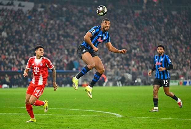 18 03 2026, Football UEFA Championsleague 2025 2026 Round of 16 second leg, FC Bayern Munich Atalanta Bergamo, in the Allianz Arena Munich, f l Luis Diaz FC Bayern Munich , mbg4 and Ederson Atalanta Bergamo DFL and DFB regulations prohibit any use of photographs as image sequences and or quasi video
