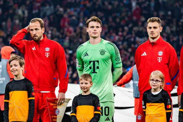 18 03 2026, FC Bayern München vs Atalanta Bergamo, UEFA Champions League, Round of 16 second leg Jonas Urbig FC Bayern Muenchen, 40 Harry Kane FC Bayern Muenchen, 9 Josip Stanisic FC Bayern Muenchen, 44 Jonathan Tah FC Bayern Muenchen, 4 Regulations prohibit any use of photographs as image sequences and or quasi video Copyright: xBahhoxKarax