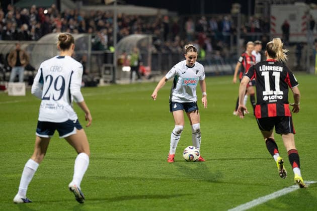 18 03 2026, xhfmx, Fußball Google Pixel Frauen Bundesliga, Eintracht Frankfurt TSG Hoffenheim v l Selina Cerci TSG 1899 Hoffenheim Frauen , Janna Grimm TSG 1899 Hoffenheim Frauen , Nina Lührßen Eintracht Frankfurt Frauen DFL DFB REGULATIONS PROHIBIT ANY USE OF PHOTOGRAPHS as IMAGE SEQUENCES and or QUASI VIDEO Frankfurt am Main