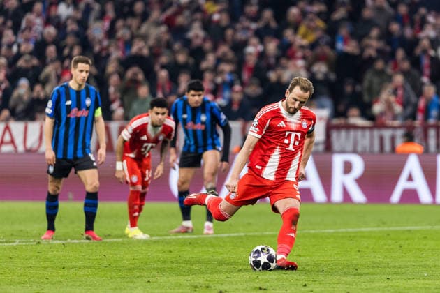 MUNICH GERMANY - MARCH 18: Harry Kane (FC Bayern Muenchen, 9) shoots the second penalty, scoring the 1:0 goal during the UEFA Champions League match between FC Bayern Muenchen vs. Atalanta Bergamo at Allianz Arena at Round of 16 match of the UEFA Champions League on March 18, 2026 in Munich, Germany. Bavaria Germany Copyright: xSteffiexWunderlx