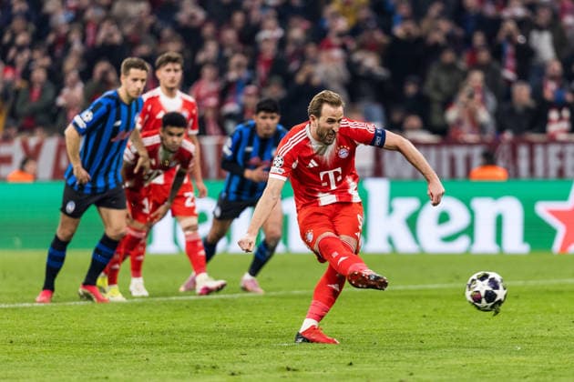 MUNICH GERMANY - MARCH 18: Harry Kane (FC Bayern Muenchen, 9) shoots the first penalty and misses during the UEFA Champions League match between FC Bayern Muenchen vs. Atalanta Bergamo at Allianz Arena at Round of 16 match of the UEFA Champions League on March 18, 2026 in Munich, Germany. Bavaria Germany Copyright: xSteffiexWunderlx