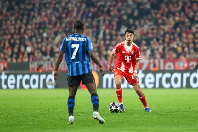 Aleksandar Pavlovic FC Bayern Muenchen, 45 with Kamaldeen Sulemana Atalanta Bergamo, 07 , GER, FC Bayern Muenchen vs Atalanta Bergamo, Football, UEFA Champions League, round of 16, second leg, 2025 2026 season, 18 03 2026, GER, FC Bayern Muenchen vs Atalanta Bergamo, Football, UEFA Champions League, round of 16, second leg, 2025 2026 season, 18 03 2026 Muenchen Copyright: xEibner-Pressefoto JennixMaulx EP_JML