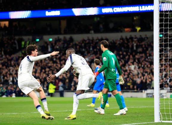 Tottenham Hotspur FC v Atletico de Madrid - UEFA Champions League 2025 26 Round of 16 Second Leg Archie Gray of Tottenham Hotspur and Randal Kolo Muani of Tottenham Hotspur celebrate 1st goal during the UEFA Champions League 2025 26 Round of 16 Second Leg match between Tottenham Hotspur FC and Atletico de Madrid at Tottenham Hotspur Stadium on March 18, 2026 in London, England. WARNING! This Photograph May Only Be Used For Newspaper And Or Magazine Editorial Purposes. May Not Be Used For Publications Involving 1 player, 1 Club Or 1 Competition Without Written Authorisation From Football DataCo Ltd. For Any Queries, Please Contact Football DataCo Ltd on +44 (0) 207 864 9121 London Tottenham Hotspur Stadium England United Kingdom Copyright: xAllstarxPicturexLibraryxLtdx
