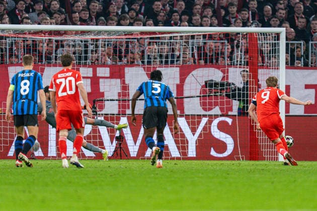 18 03 2026, FC Bayern München vs Atalanta Bergamo, UEFA Champions League, Round of 16 second leg goal for 1 0 by Harry Kane FC Bayern Muenchen, 9 after penalty Regulations prohibit any use of photographs as image sequences and or quasi video Copyright: xBahhoxKarax