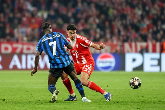 Aleksandar Pavlovic FC Bayern Muenchen, 45 with Kamaldeen Sulemana Atalanta Bergamo, 07 , GER, FC Bayern Muenchen vs Atalanta Bergamo, Football, UEFA Champions League, round of 16, second leg, 2025 2026 season, 18 03 2026, GER, FC Bayern Muenchen vs Atalanta Bergamo, Football, UEFA Champions League, round of 16, second leg, 2025 2026 season, 18 03 2026 Muenchen Copyright: xEibner-Pressefoto JennixMaulx EP_JML