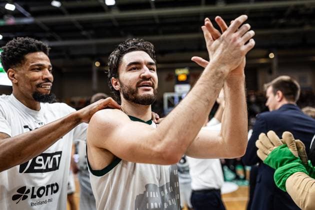 Clayton Guillozet Gladiators Trier and Urald King Gladiators Trier cheer, Vet Concept Gladiators Trier vs Veolia Towers Hamburg, Basketball, easyCredit BBL, 25 Matchday, Season 2025 2026, 18 03 2026 Vet Concept Gladiators Trier vs Veolia Towers Hamburg, Basketball, easyCredit BBL, 25 Matchday, Season 2025 2026, 18 03 2026 Copyright: xEibner-Pressefoto AlexanderxNeisx EP_ANS