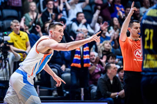 easycredit BBL Basketball Bundesliga 2025 2026 21 Matchday Catch-up 18 03 2026 Science City Jena vs EWE Baskets Oldenburg Joe Wieskamp Jena Cheers over 3er Sparkassen Arena
