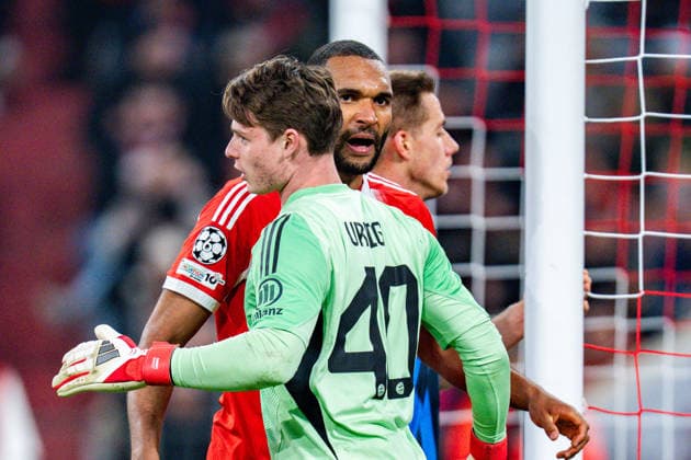 18 03 2026, FC Bayern München vs Atalanta Bergamo, UEFA Champions League, round of 16 second leg Joy and jubilation for Jonas Urbig FC Bayern Muenchen, 40 and Jonathan Tah FC Bayern Muenchen, 4 Mario Pasalic Atalanta Bergamo Regulations prohibit any use of photographs as image sequences and or quasi video Copyright: xBahhoxKarax