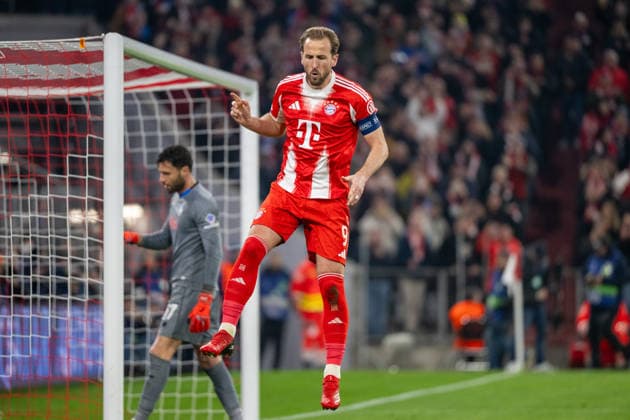 Harry Kane 9 FC Bayern Muenchen , Goal celebration for 1 0, FC Bayern Muenchen vs Atalanta Bergamo, Football, UEFA Champions League, Round of 16 second leg, 18 03 2026 DFB regulations prohibit any use of photographs as image sequences and or quasi video Muenchen Bayern Germany Copyright: xkolbert-press UlrichxGamelx