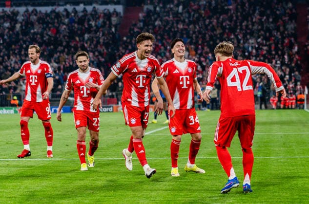 18 03 2026, FC Bayern München vs Atalanta Bergamo, UEFA Champions League, Round of 16 second leg goal for 3 0 by Lennart Karl FC Bayern Muenchen, 42 in celebration with Tom Bischof FC Bayern Muenchen, 20 Regulations prohibit any use of photographs as image sequences and or quasi video Copyright: xBahhoxKarax