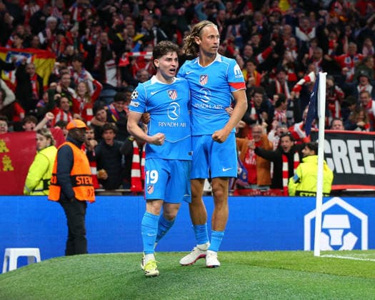 LONDON, ENGLAND - MARCH 18: GOAL 1-1. Julian Alvarez of Atletico de Madrid celebrates with Marcos Llorente of Atletico de Madrid after scoring the equalising goal during the UEFA Champions League 2025 26 Round of 16 Second Leg match between Tottenham Hotspur and Atletico de Madrid at Tottenham Hotspur Stadium on March 18, 2026 in London, England.  Copyright: xJayxPatel SPPx Sportspressphoto_SPR113188