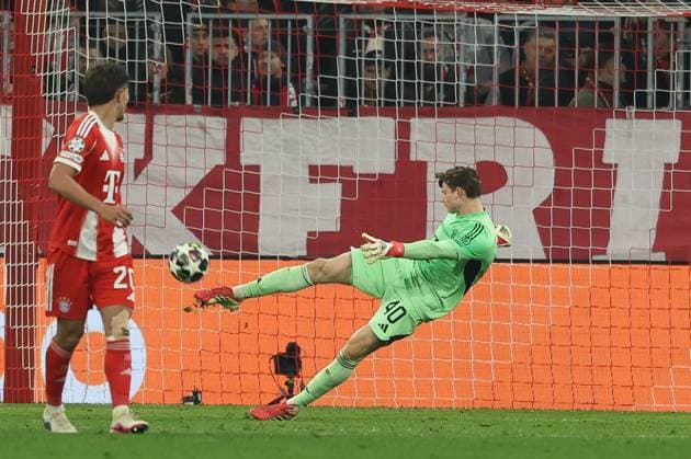 Jonas Urbig 40 FC Bayern Muenchen , FC Bayern Muenchen vs Atalanta Bergamo, Football, UEFA, Champions League, Round of 16, Second leg, 18 03 2026 Muenchen Bayern Germany Copyright: xkolbert-press ChristianxKolbertx