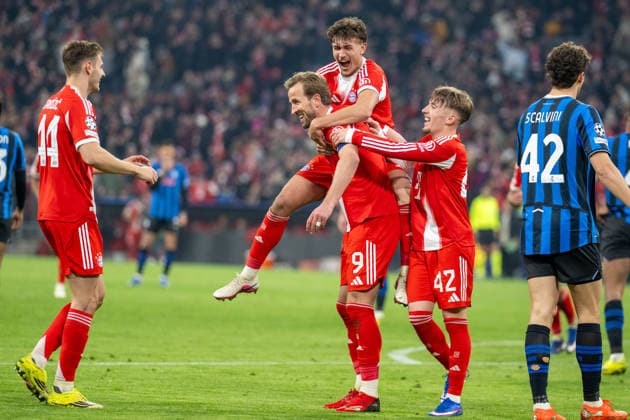 Goal celebration to 2 0, Tom Bischof 20 FC Bayern Muenchen huepft auf Harry Kane 9 FC Bayern Muenchen , Karl Lennart 42 FC Bayern Muenchen jubel und Freude, FC Bayern Muenchen vs Atalanta Bergamo, Fußball, UEFA Champions League, Achtelfinale Rueckspiel, 18 03 2026 DFB regulations prohibit any use of photographs as image sequences and or quasi video Muenchen Bayern Deutschland Copyright: xkolbert-press UlrichxGamelx
