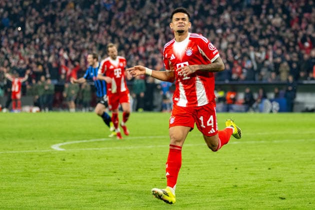 Goal celebration for 4 0, Luis Diaz 14 FC Bayern Muenchen , FC Bayern Muenchen vs Atalanta Bergamo, Football, UEFA Champions League, Round of 16 second leg, 18 03 2026 DFB regulations prohibit any use of photographs as image sequences and or quasi video Muenchen Bayern Germany Copyright: xkolbert-press UlrichxGamelx